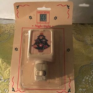 NWT Ashley Taylor Christmas tree nightlight